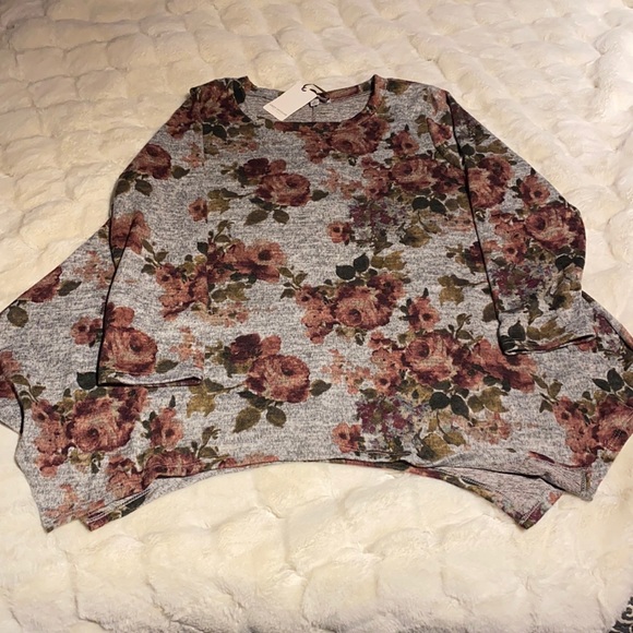 NWT sweater - Picture 1 of 4